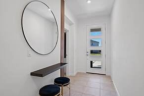 Chic 6 Bedroom Solara Home Pool and Themed Rooms