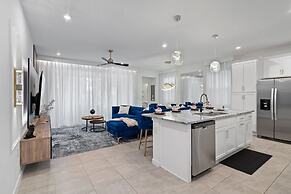 Chic 6 Bedroom Solara Home Pool and Themed Rooms