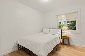 Parkside Escape Oasis in Bellevue fully fenced