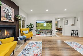 Parkside Escape Oasis in Bellevue fully fenced