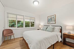 Parkside Escape Oasis in Bellevue fully fenced