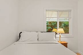 Parkside Escape Oasis in Bellevue fully fenced