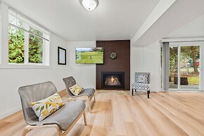 Parkside Escape Oasis in Bellevue fully fenced