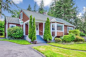 Private park in a cozy home next to I-90 huge yard