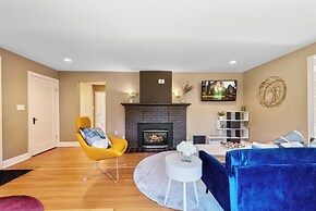 Private park in a cozy home next to I-90 huge yard