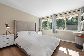 Stylish & Spacious Retreat in Downtown Bellevue