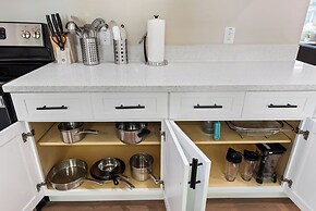 Stylish & Spacious Retreat in Downtown Bellevue