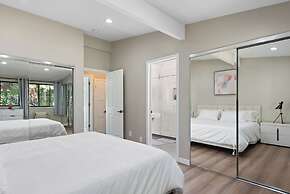 Stylish & Spacious Retreat in Downtown Bellevue