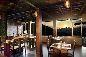 IBEX STAYS AND TRAILS VALPARAI TALE ROCK