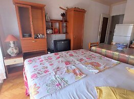 Elegant Apartments With Sea View and Balcony