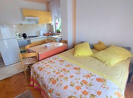 Elegant Apartments With Sea View and Balcony