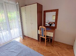 Elegant Apartments With Sea View and Balcony