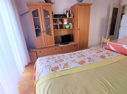 Elegant Apartments With Sea View and Balcony