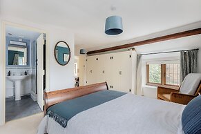 Tom Callows Gorgeous Cottage Oxfordshire