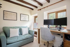Tom Callows Gorgeous Cottage Oxfordshire