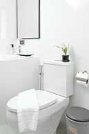 The Horizon Groove Hotel