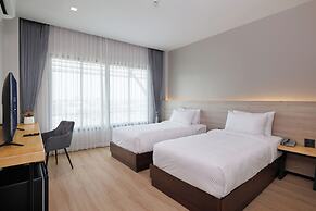 The Horizon Groove Hotel