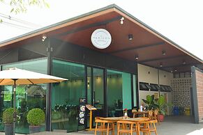 The Horizon Groove Hotel