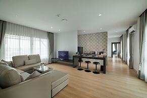 The Horizon Groove Hotel