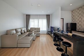 The Horizon Groove Hotel