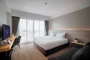 The Horizon Groove Hotel