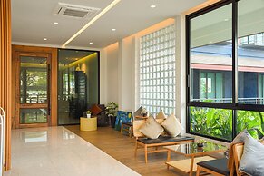 The Horizon Groove Hotel