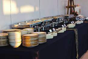 The Horizon Groove Hotel