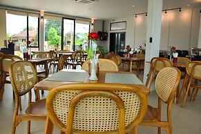 The Horizon Groove Hotel