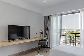 The Horizon Groove Hotel