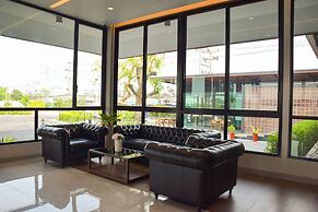 The Horizon Groove Hotel