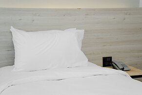 The Horizon Groove Hotel