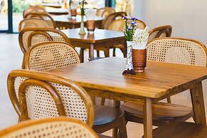 The Horizon Groove Hotel