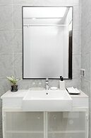 The Horizon Groove Hotel