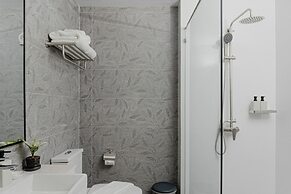 The Horizon Groove Hotel