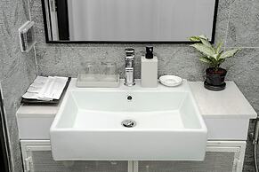 The Horizon Groove Hotel