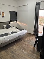 Sunny Executive Satara