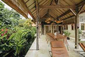 Tropical Villa Indah