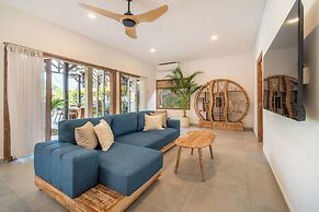 Tropical Villa Senang