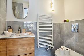 Apartment in the Center of Paris