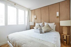 Apartment in the Center of Paris