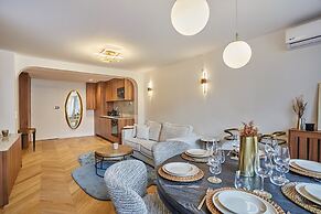 Apartment in the Center of Paris