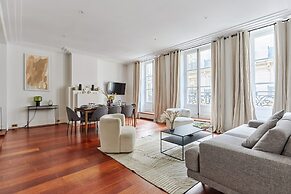 Sublime 3 Bedroom Flat Palais Royal Bourse