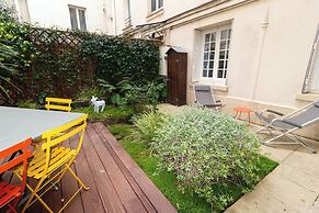 Superb Terrace Apart Champs Elysees Eiffel Tower