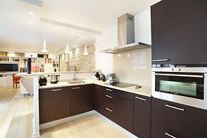 Superb Terrace Apart Champs Elysees Eiffel Tower