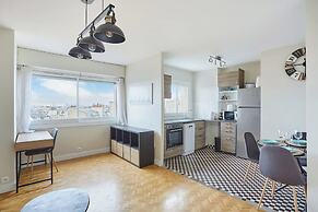 2 Bedroom Flat Centre de Paris - Eiffel Tower View