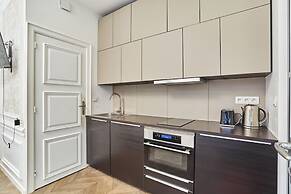 Superb Apartment Louvre Saint Honorer