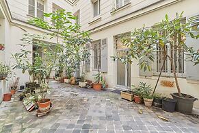 Superb Apartment Louvre Saint Honorer