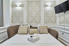 Superb Apartment Louvre Saint Honorer