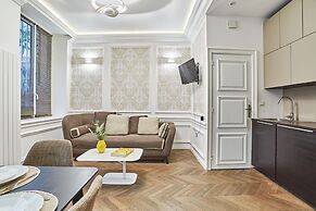 Superb Apartment Louvre Saint Honorer