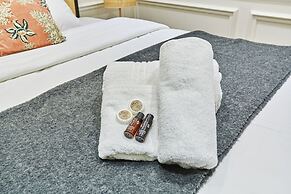 Superb Apartment Louvre Saint Honorer